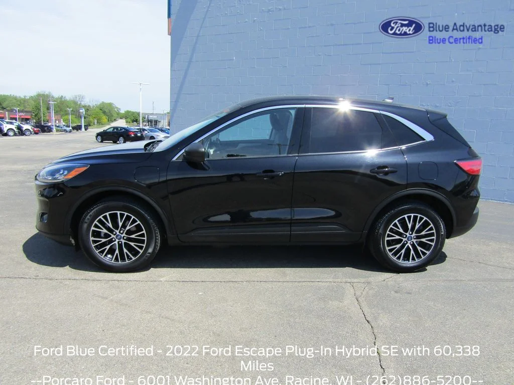 Certified 2022 Ford Escape SE with VIN 1FMCU0EZ8NUB89985 for sale in Racine, WI