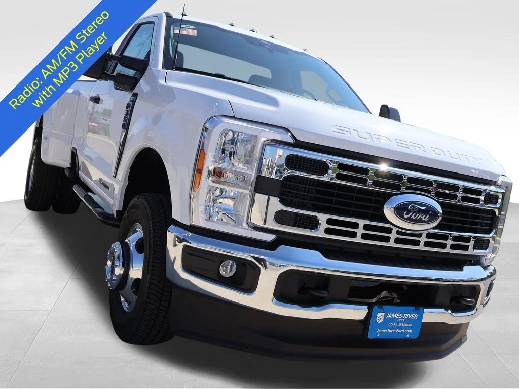 New 2026 Oxford White Ford F-350® XLT image 6