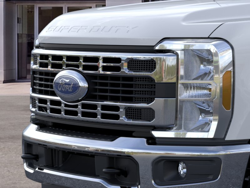 New 2025 Oxford White Ford F-350® XL image 17