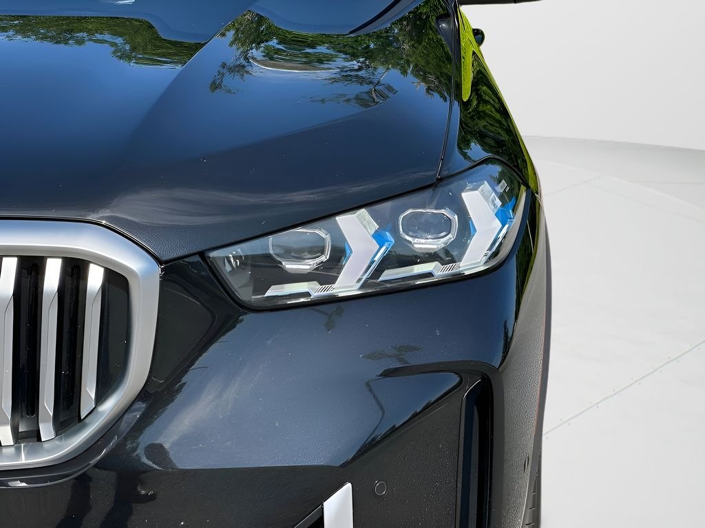 Certified Used 2025 Black Sapphire Metallic BMW xDrive40i image 26