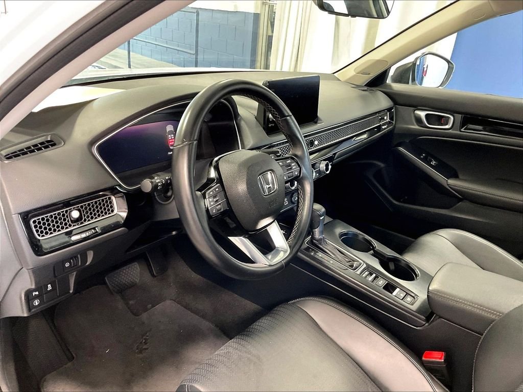 Used 2023 Platinum White Honda Touring image 8