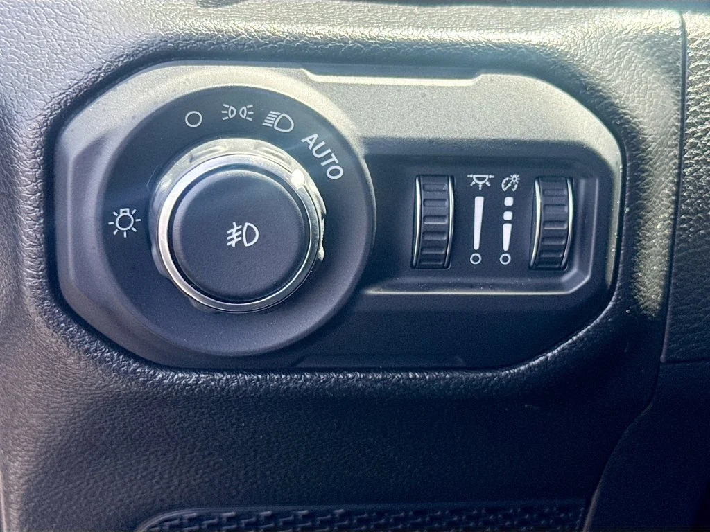 Used 2022 Black Jeep Unlimited Sport S image 11