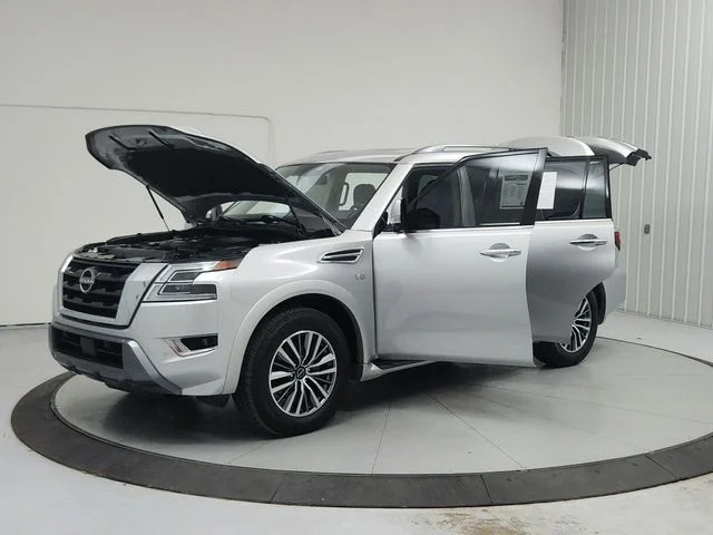 Used 2022 Silver Nissan SL image 11