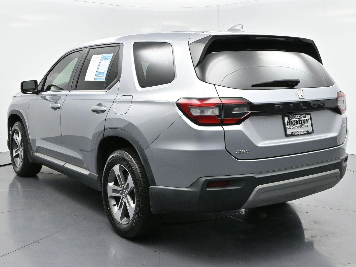 Used 2024 Lunar Silver Metallic Honda EX-L image 5