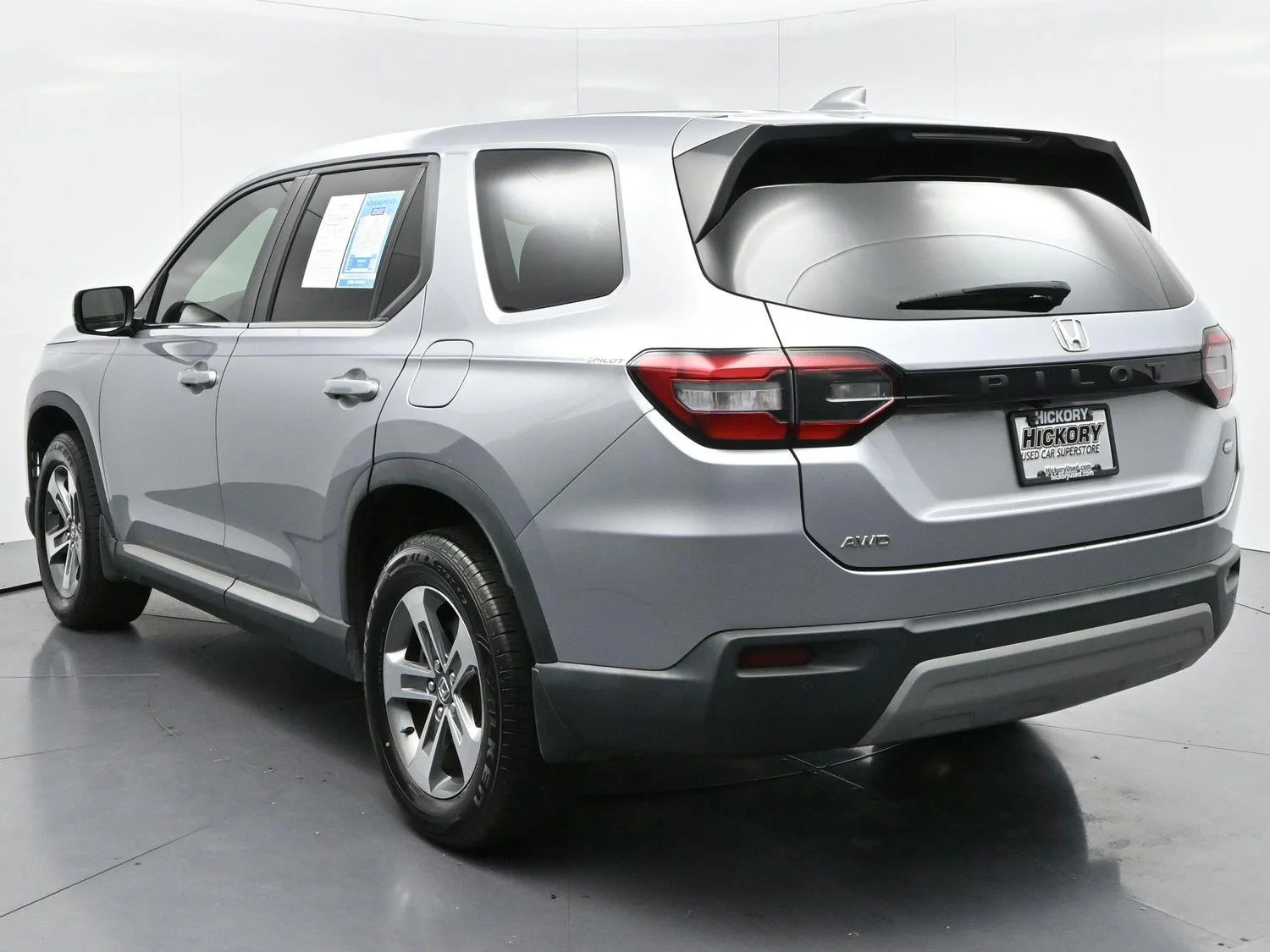 Used 2024 Lunar Silver Metallic Honda EX-L image 5