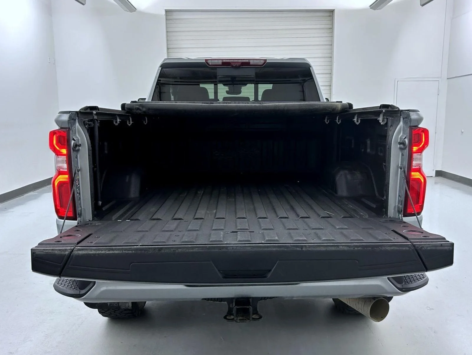 Used 2024 Gray Chevrolet High Country image 22