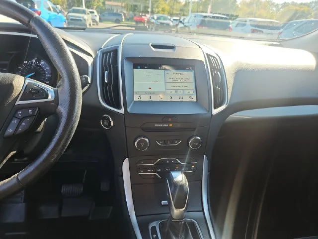 Used 2018 Gold Ford SEL image 18