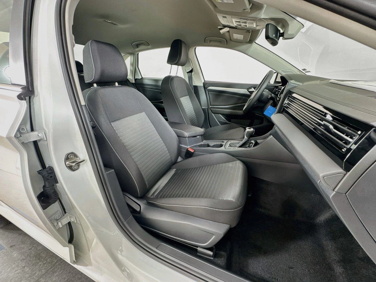 New 2027 Pure White Volkswagen S image 25