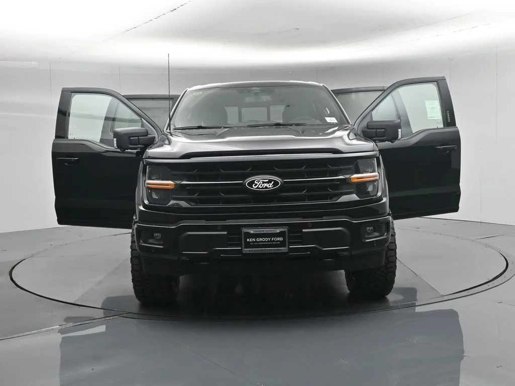 New 2026 Agate Black Metallic Ford XLT image 32