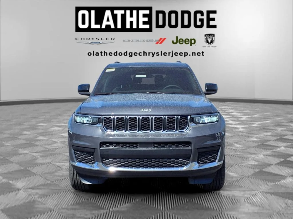 New 2026 Baltic Gray Metallic Clear-Coat Exterior Paint Jeep Laredo image 33