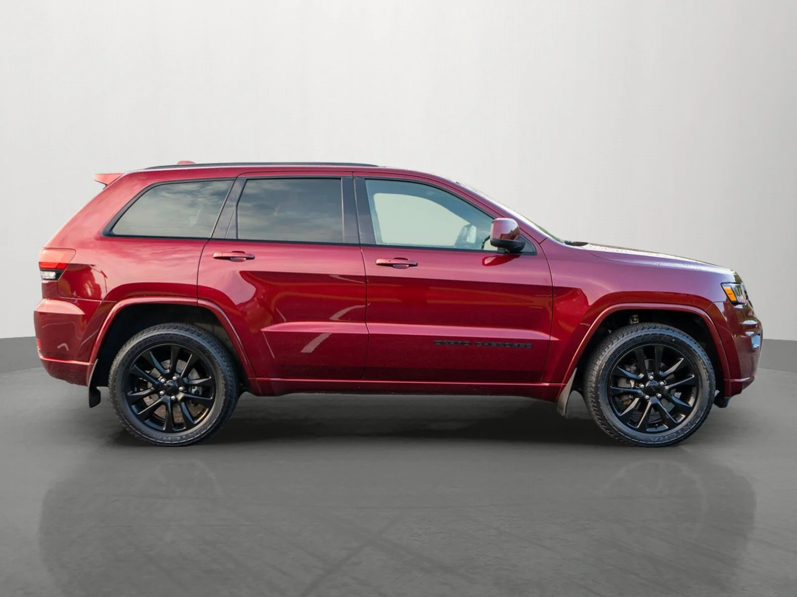 Used 2020 Velvet Red Pearlcoat Jeep Altitude image 8