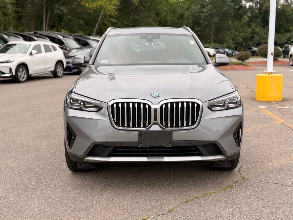 Used 2024 Skyscraper Grey Metallic BMW xDrive30i image 2