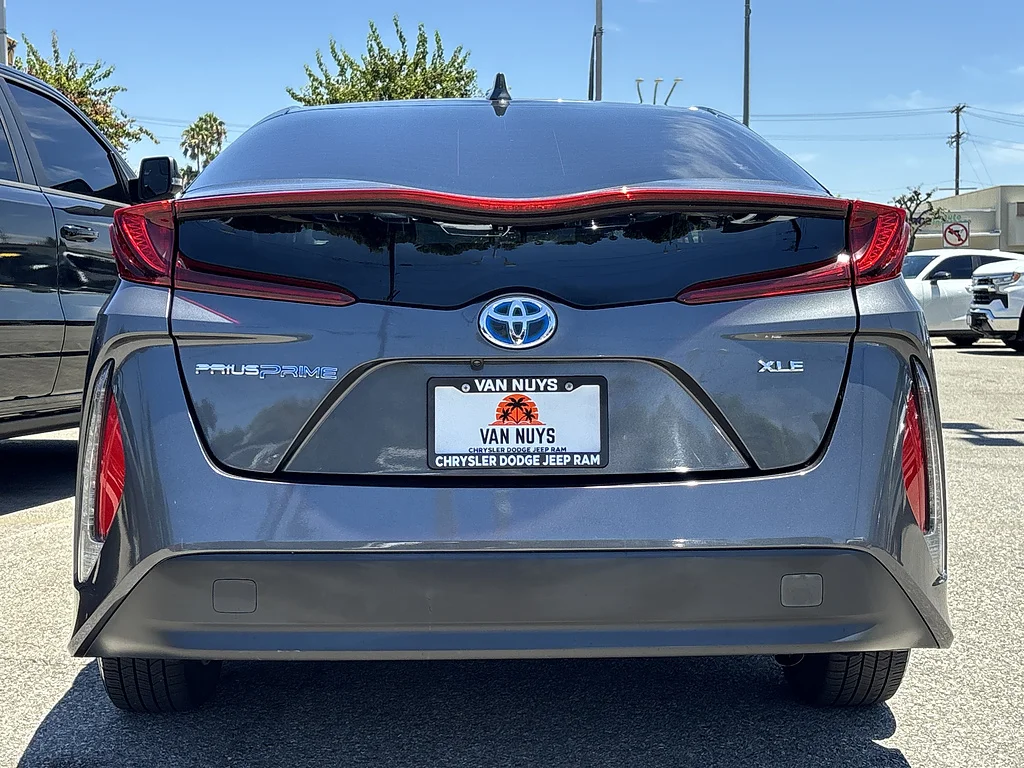 Used 2022 Magnetic Gray Metallic Toyota XLE image 4