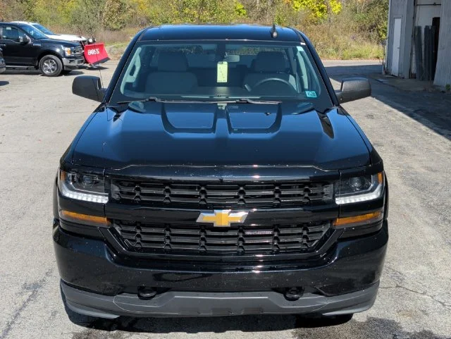 Used 2018 Black Chevrolet Custom image 27