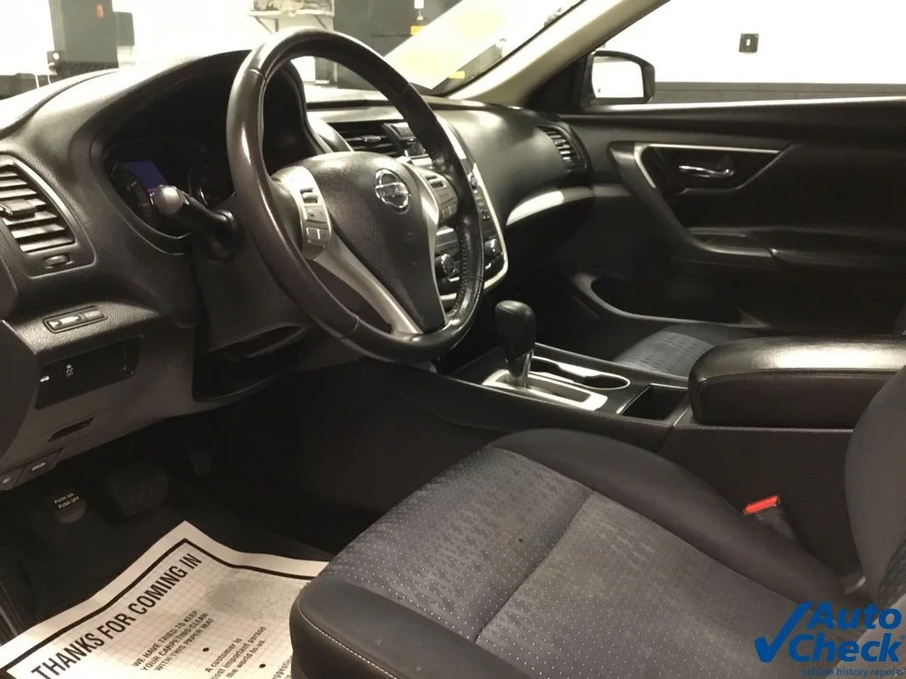 Used 2016 White Nissan 2.5 SV image 22