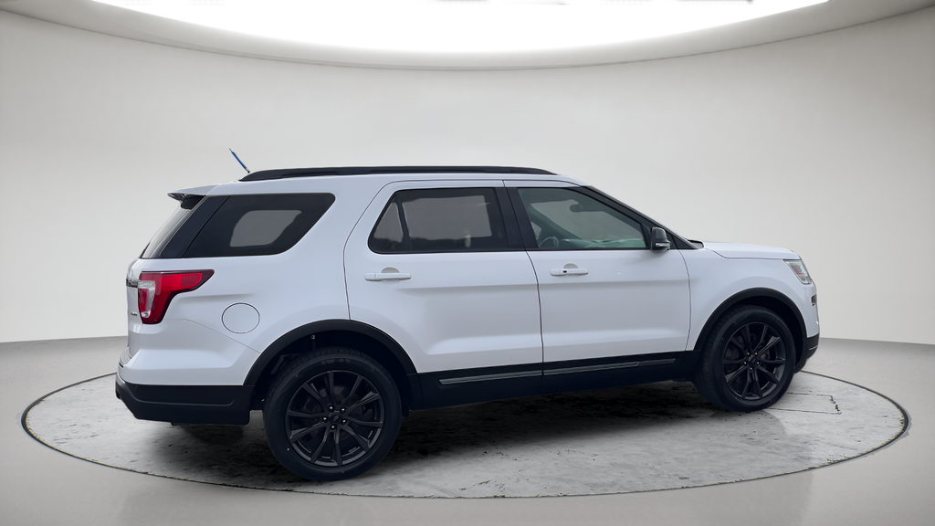 Used 2018 White Ford XLT image 6
