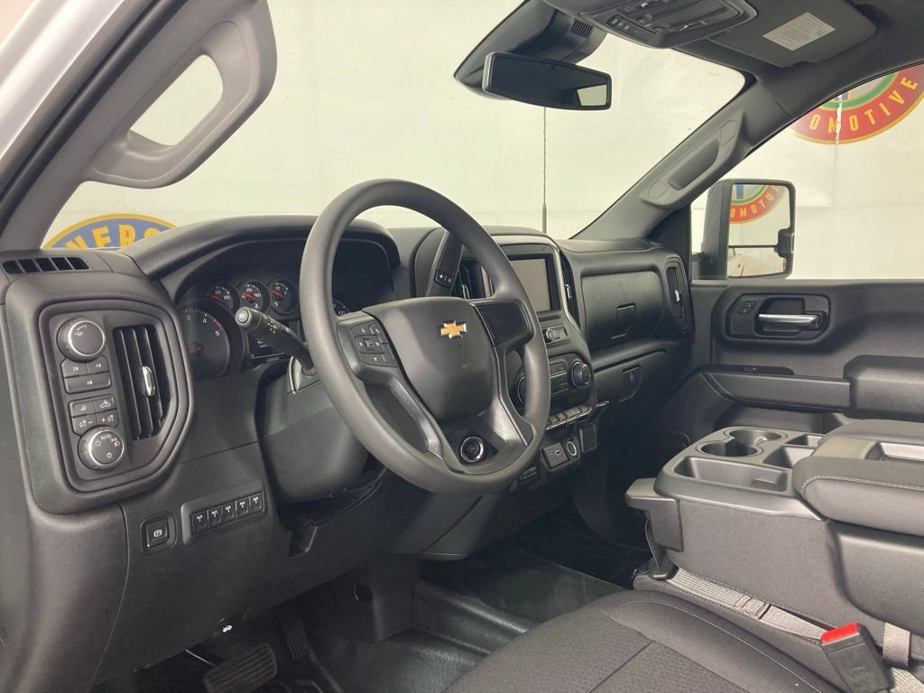 New 2026 Summit White Chevrolet WT image 13