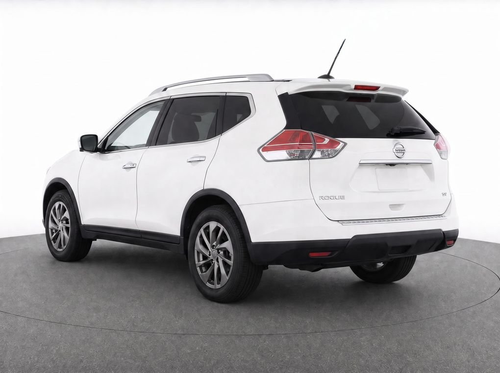 Used 2015 White Nissan SL image 3
