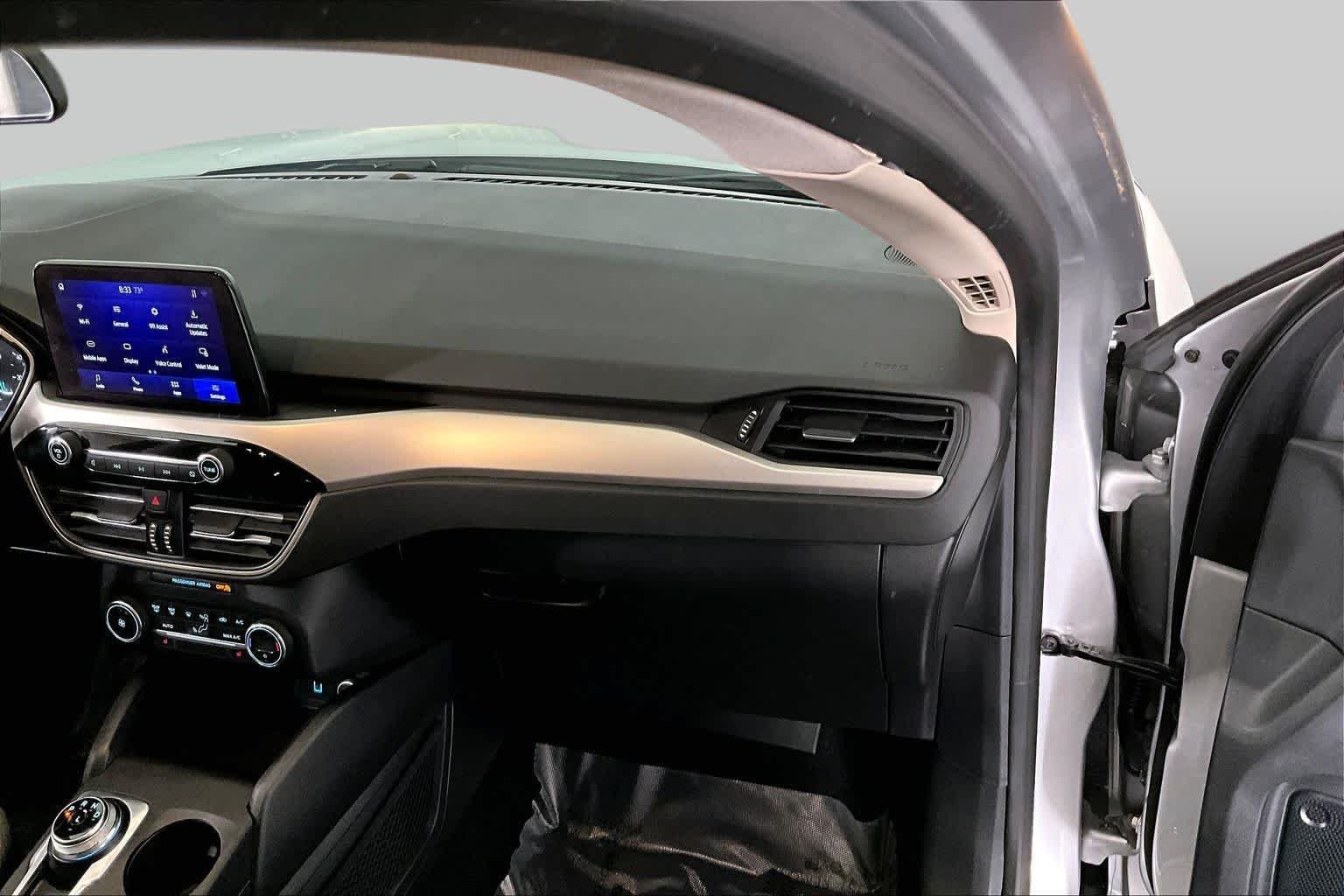 Used 2020 Ingot Silver Metallic Ford SE image 18