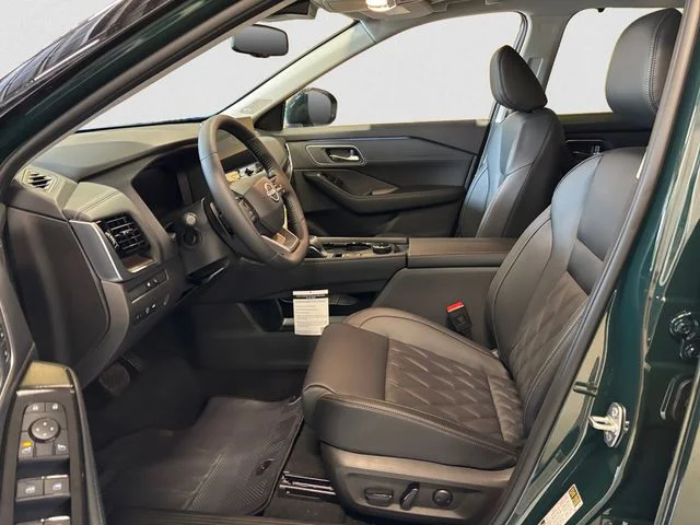 New 2026 Obsidian Green Nissan Platinum image 10