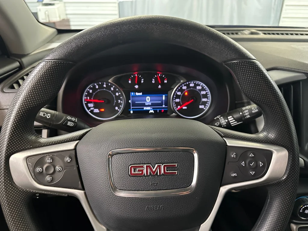 Used 2023 Marine Metallic GMC SLE image 8