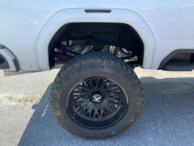 Used 2026 Summit White GMC AT4 image 5