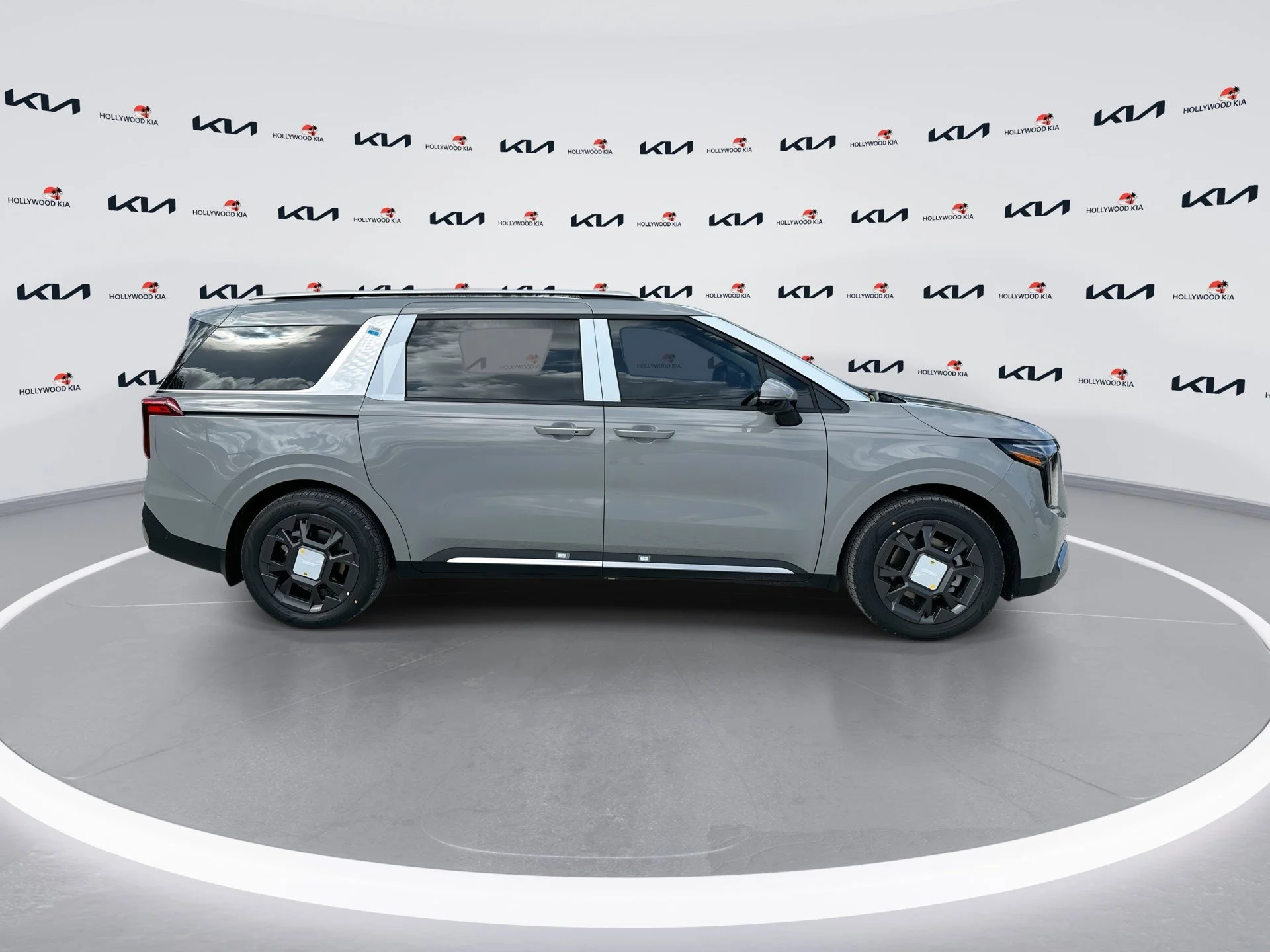 New 2026 Ceramic Silver Kia SX image 9