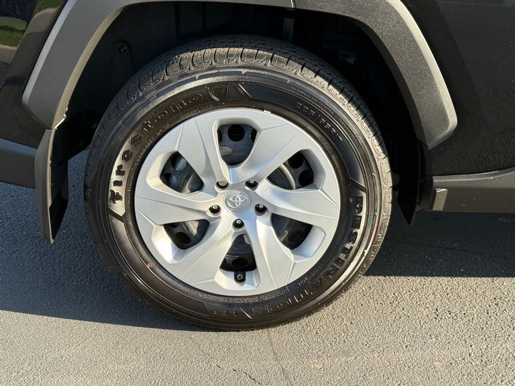 2025 Toyota RAV4 LE - Photo 14