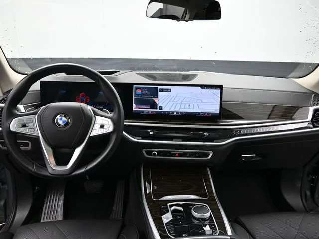 Used 2024 Gray BMW xDrive40i image 14