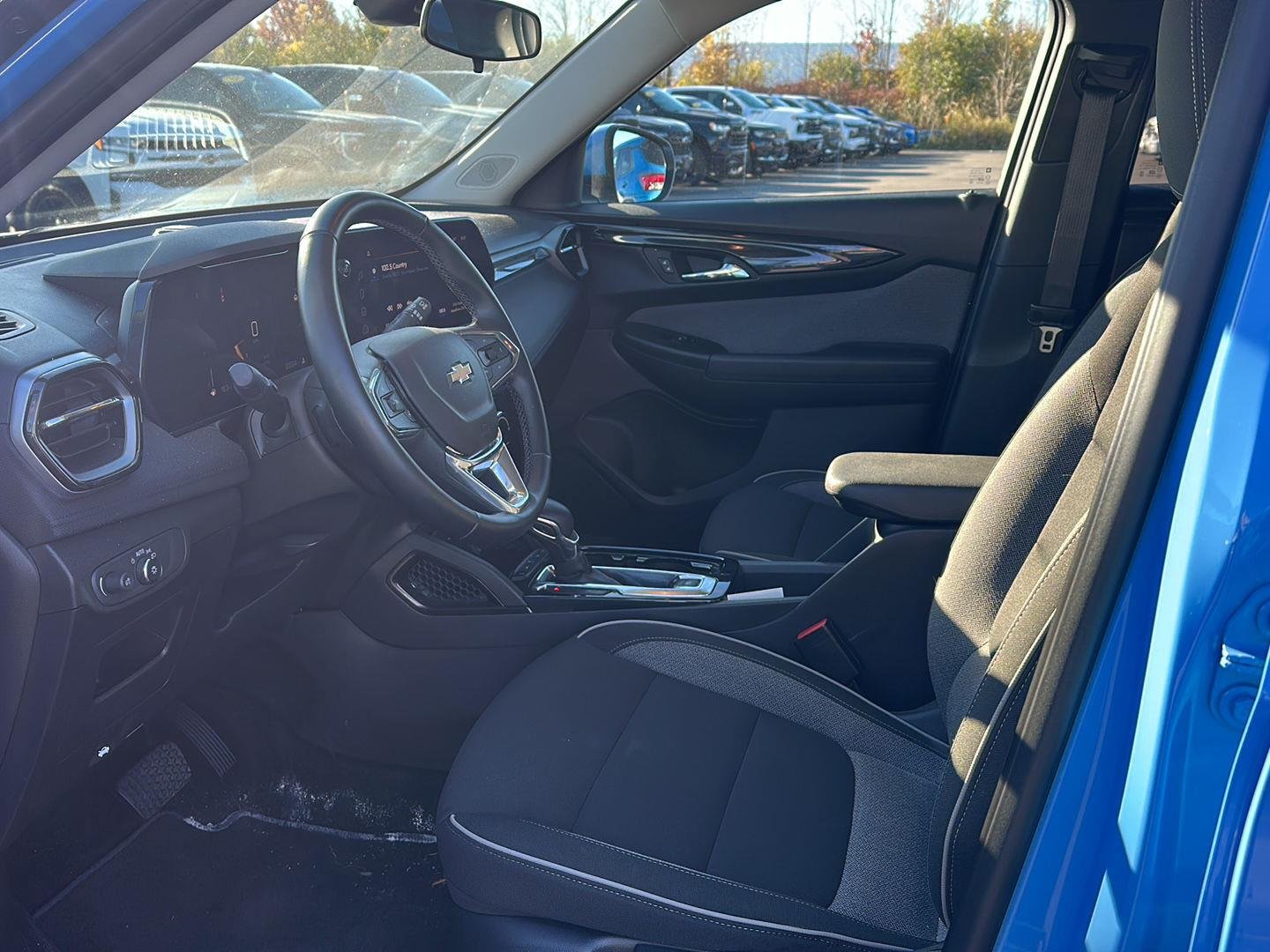 Used 2024 Fountain Blue Chevrolet LT image 7