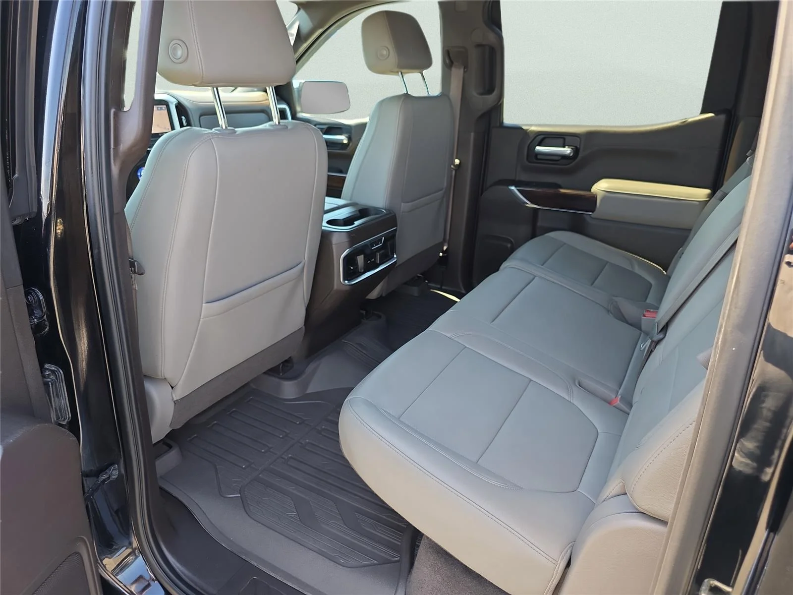 Used 2021 Onyx Black GMC SLT image 30