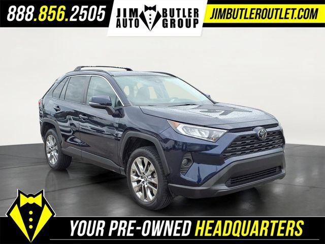Used 2021  Toyota XLE Premium image 28