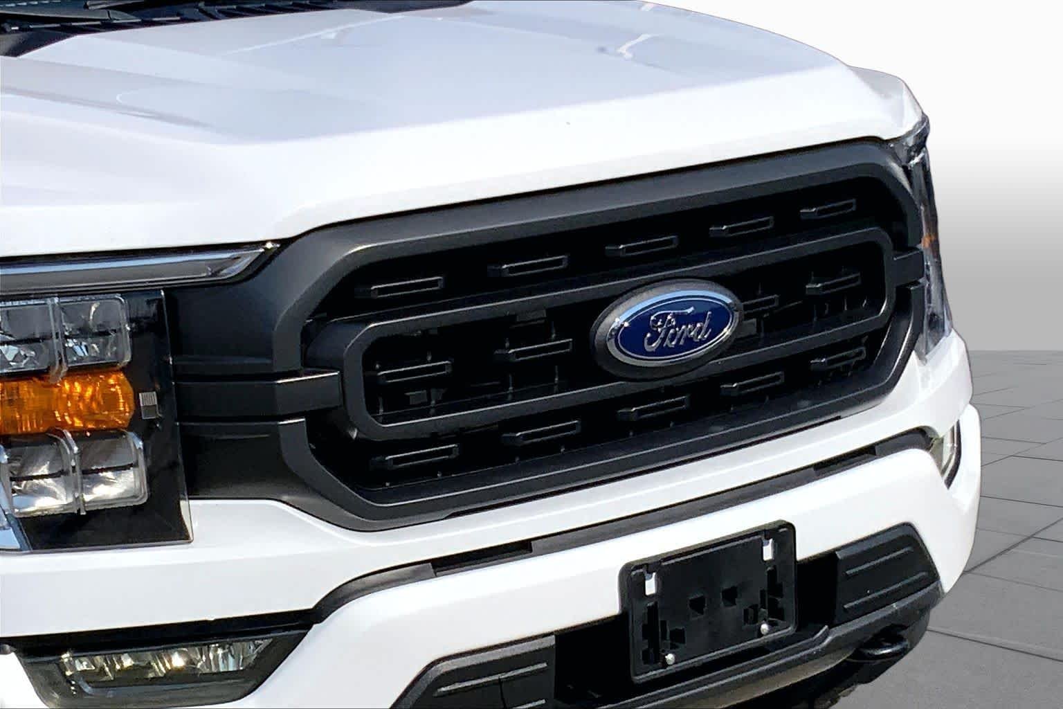 Used 2023 Oxford White Ford XLT image 26