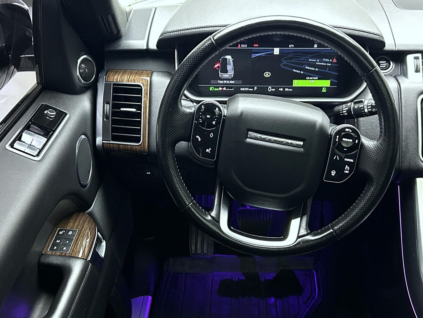 Used 2019 White Land Rover HSE image 12