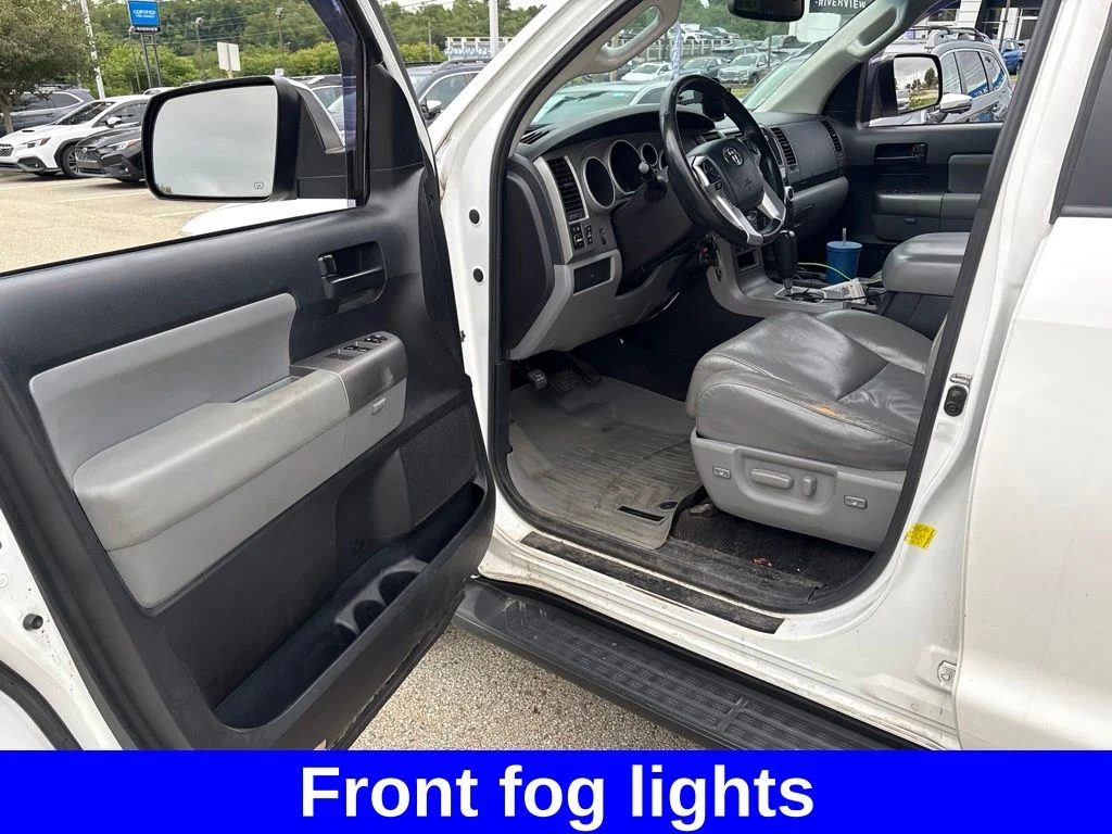 Used 2015 White Toyota SR5 image 13