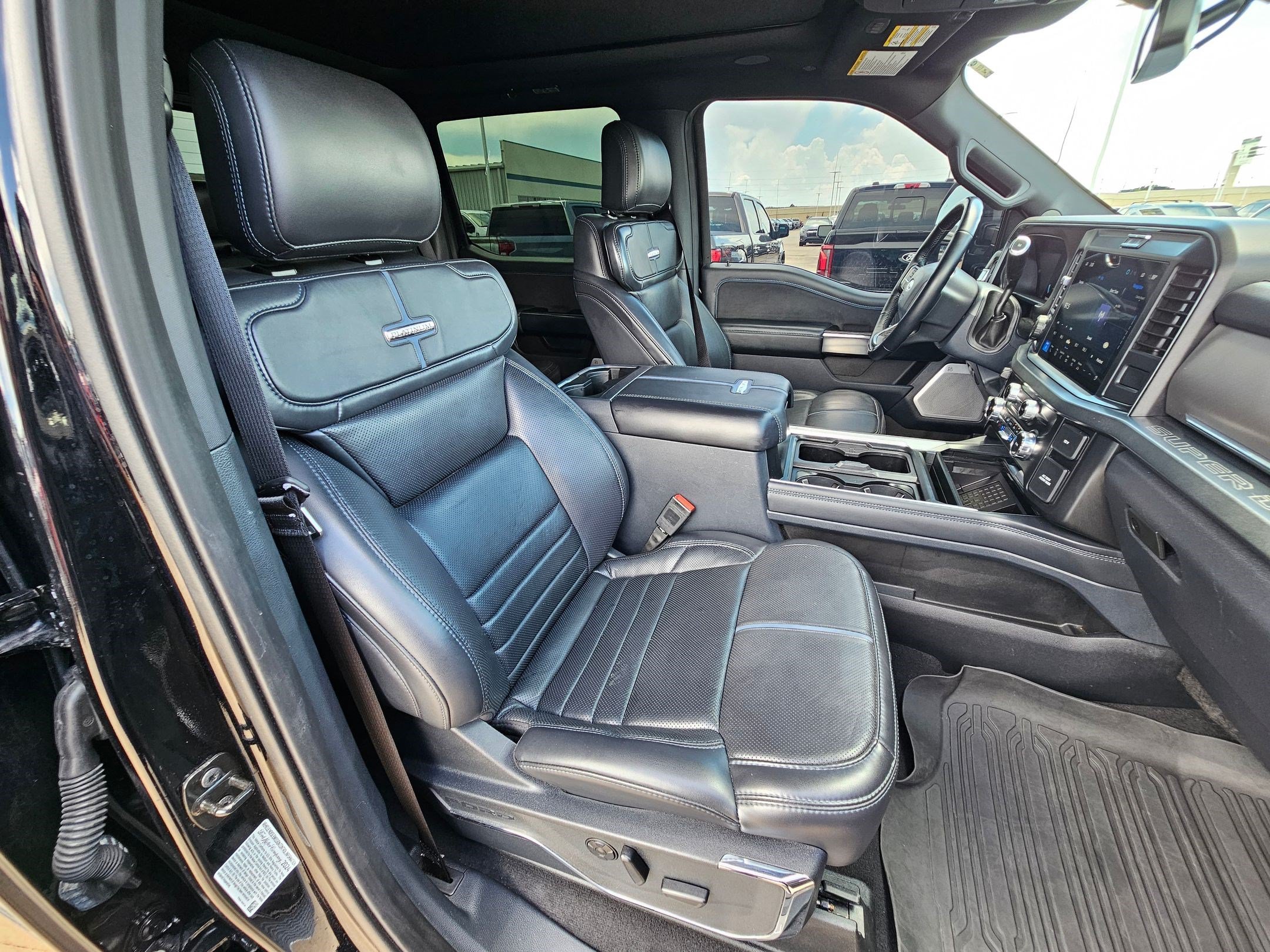 Used 2025 Agate Black Metallic Ford Platinum image 28