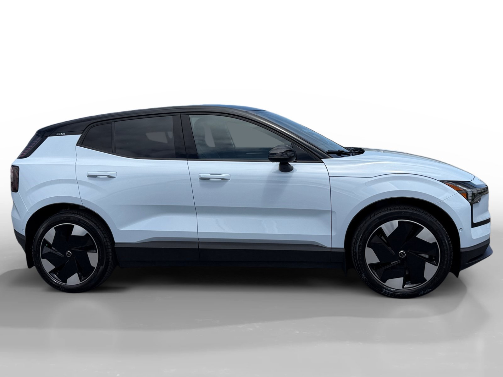 Used 2025 White Volvo Twin Motor Performance Ultra image 6