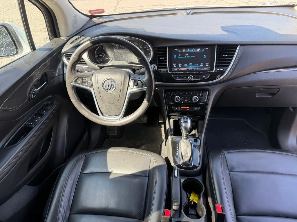 Used 2020 Summit White Buick Essence image 13