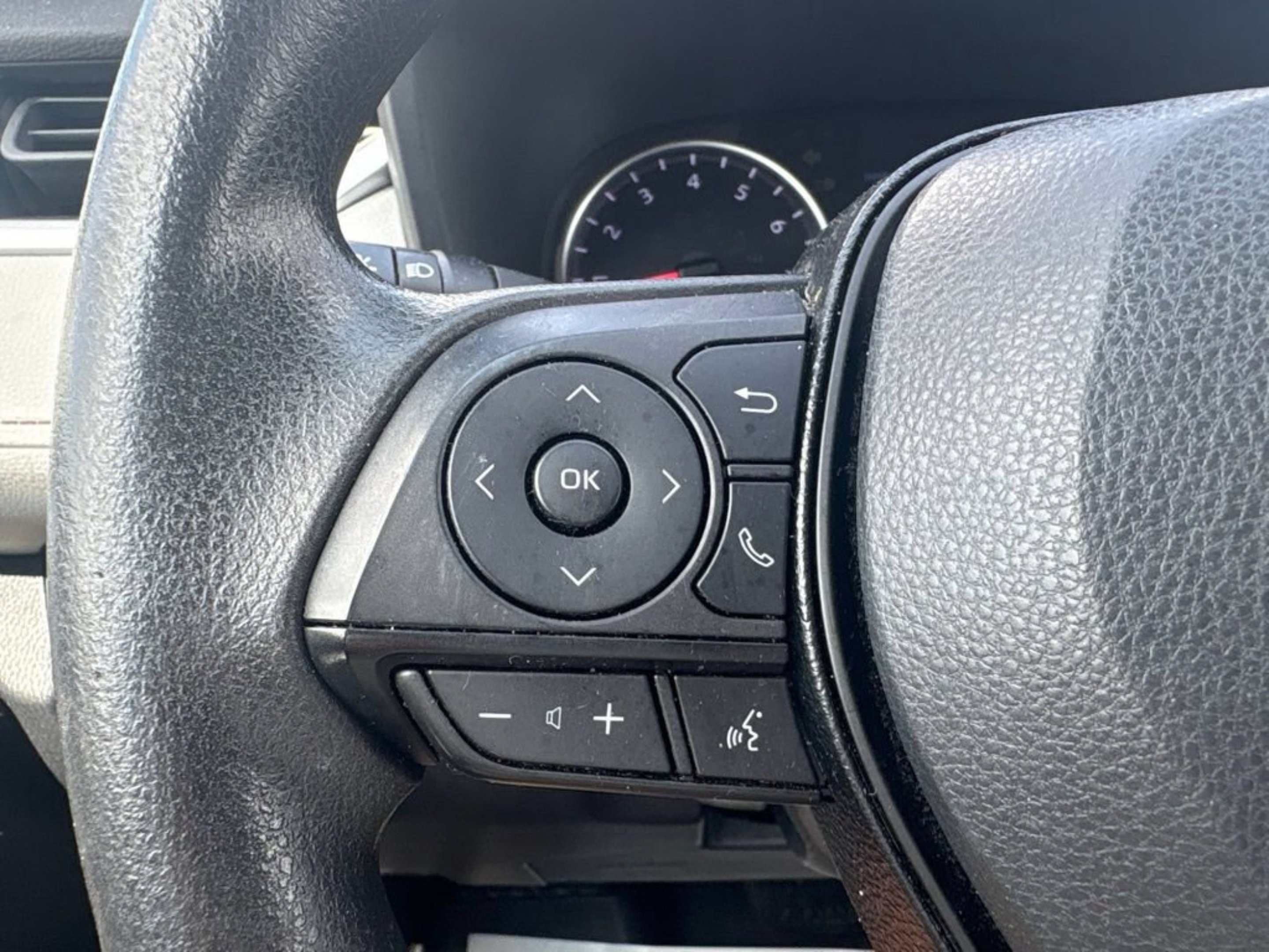 Used 2020 Super White Toyota XLE image 7