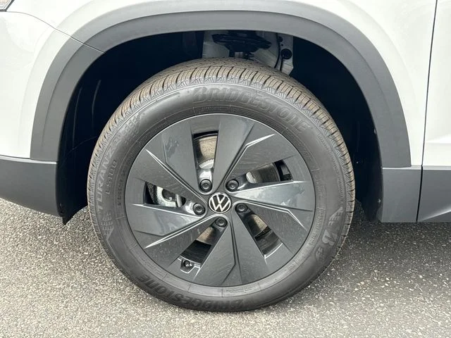 New 2026 Pure White Volkswagen 1.5T S image 13