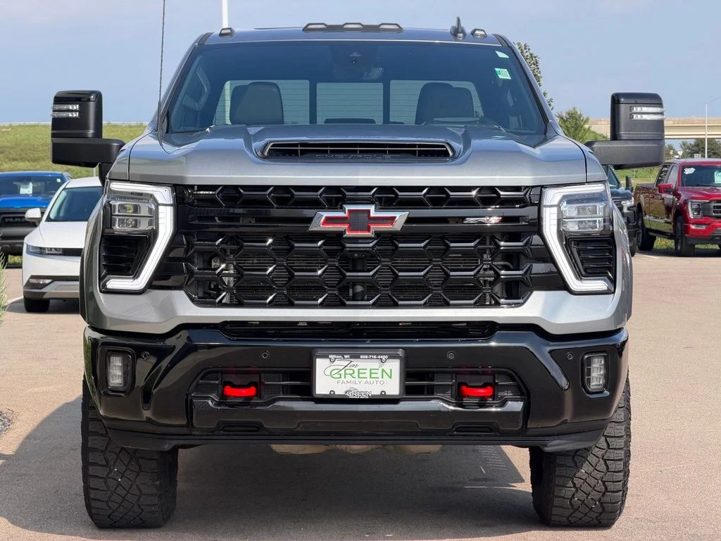 Used 2025 Gray Chevrolet ZR2 image 6