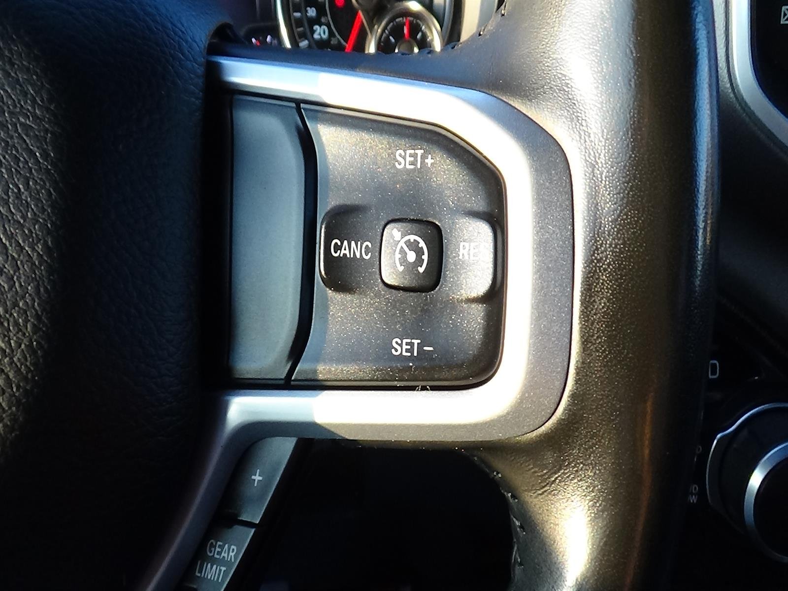 Used 2020 Billet Silver Metallic Clear Coat (psc) RAM Big Horn image 23