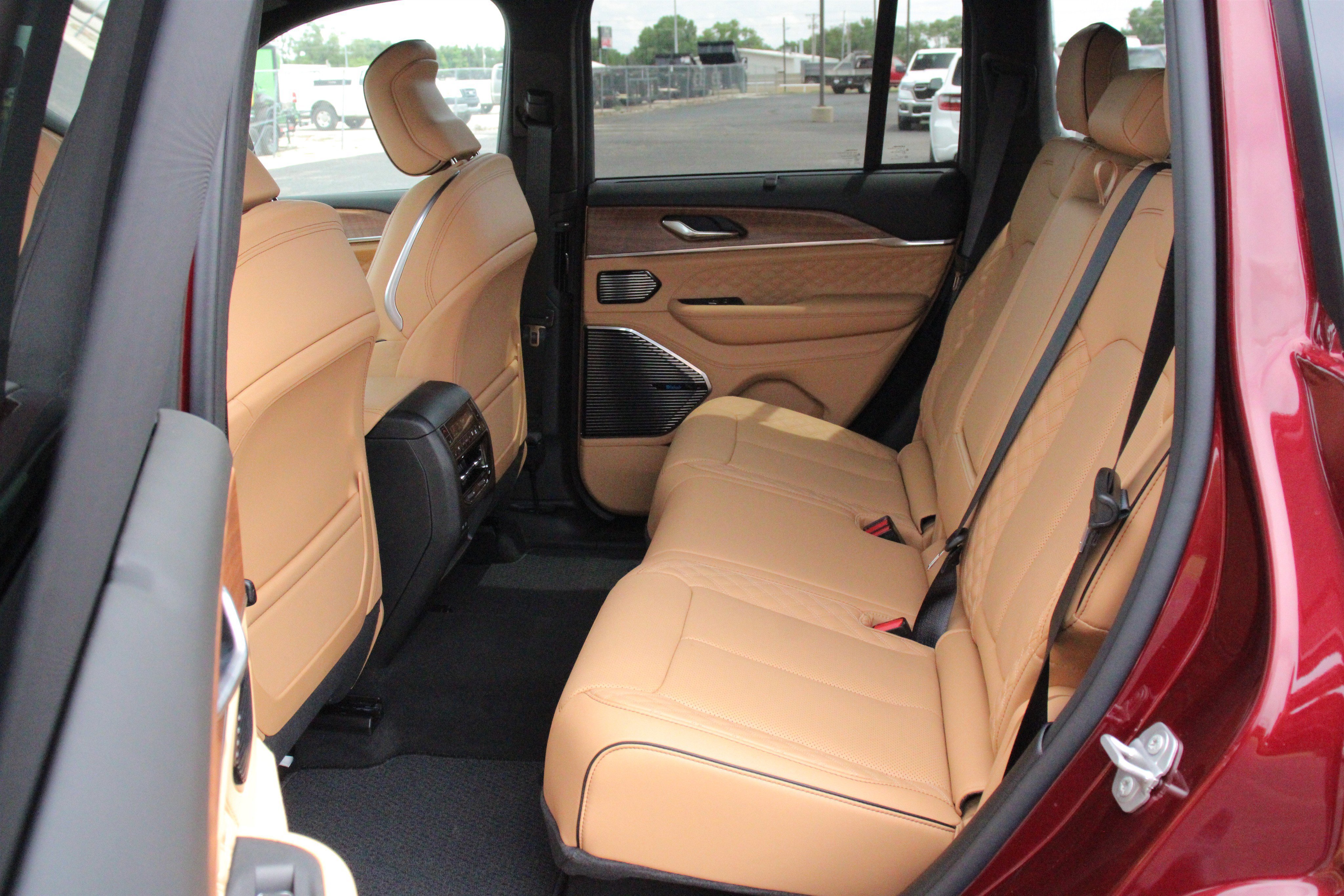 New 2026 Velvet Red Pearl-Coat Exterior Paint Jeep Summit image 25