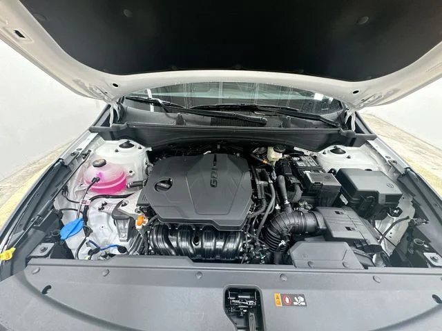 New 2026 Glacial White Pearl Kia EX image 18