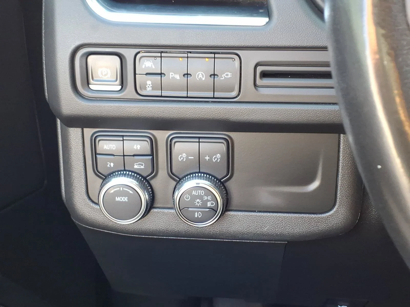 Used 2022 Onyx Black GMC SLE image 20
