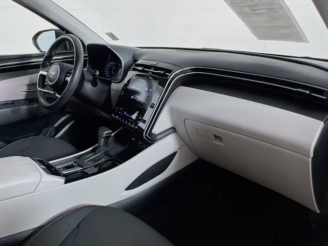 Used 2024 White Hyundai SEL image 38