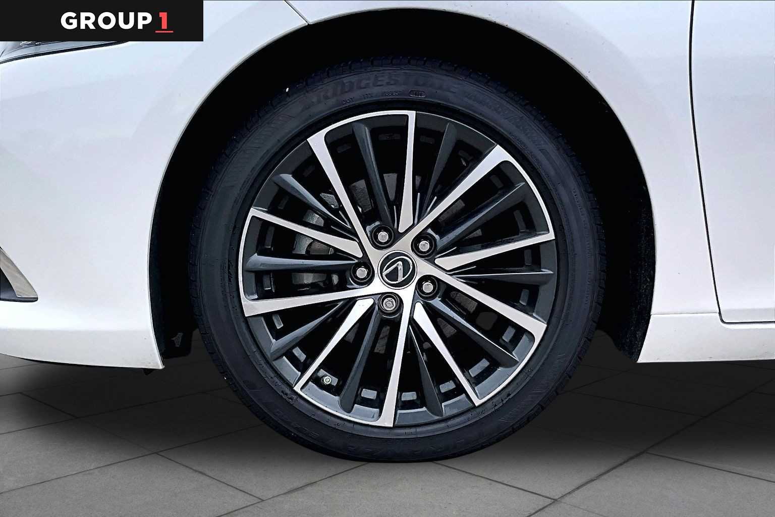 Certified Used 2024 Eminent White Pearl Lexus  image 9