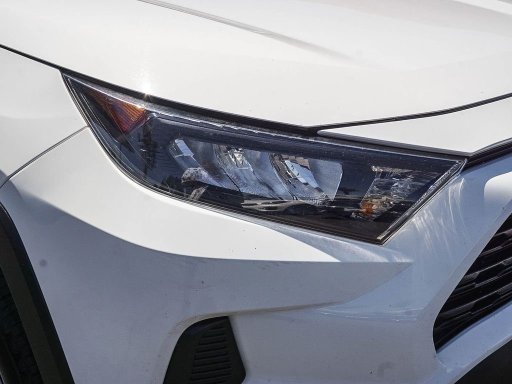 Used 2021 White Toyota LE image 11