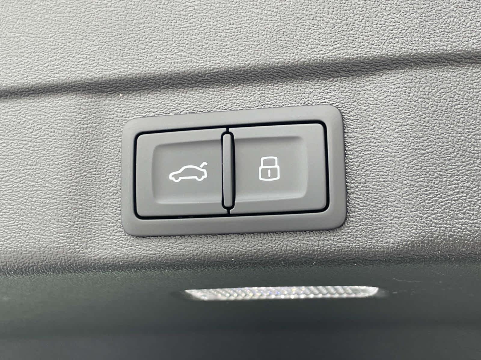 New 2026 0E0E/Black Audi Premium Plus image 19