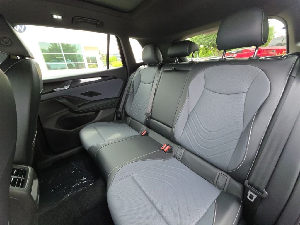 New 2026 Deep Black Pearl Volkswagen 2.0T SE R-Line Black image 25